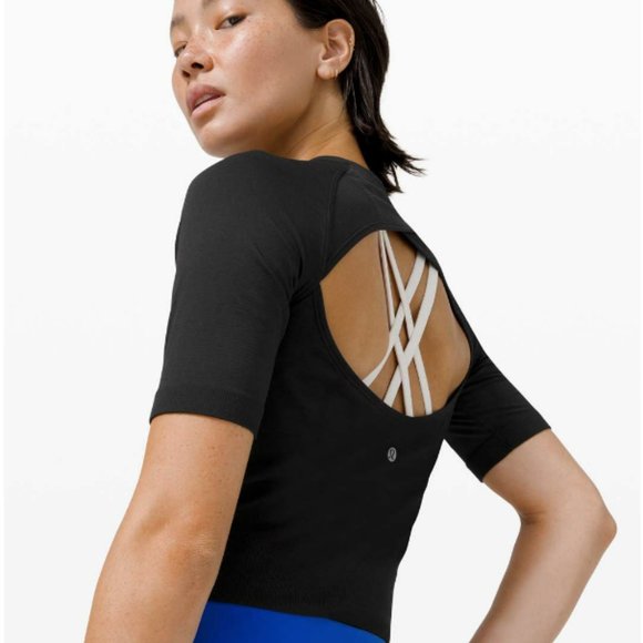 Looking for Lululemon Swiftly Train Short Sleeve 2.0 Size 6 any color - Picture 3 of 7